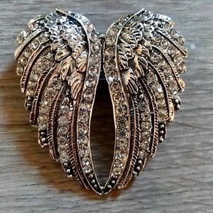 Angel wings brooch